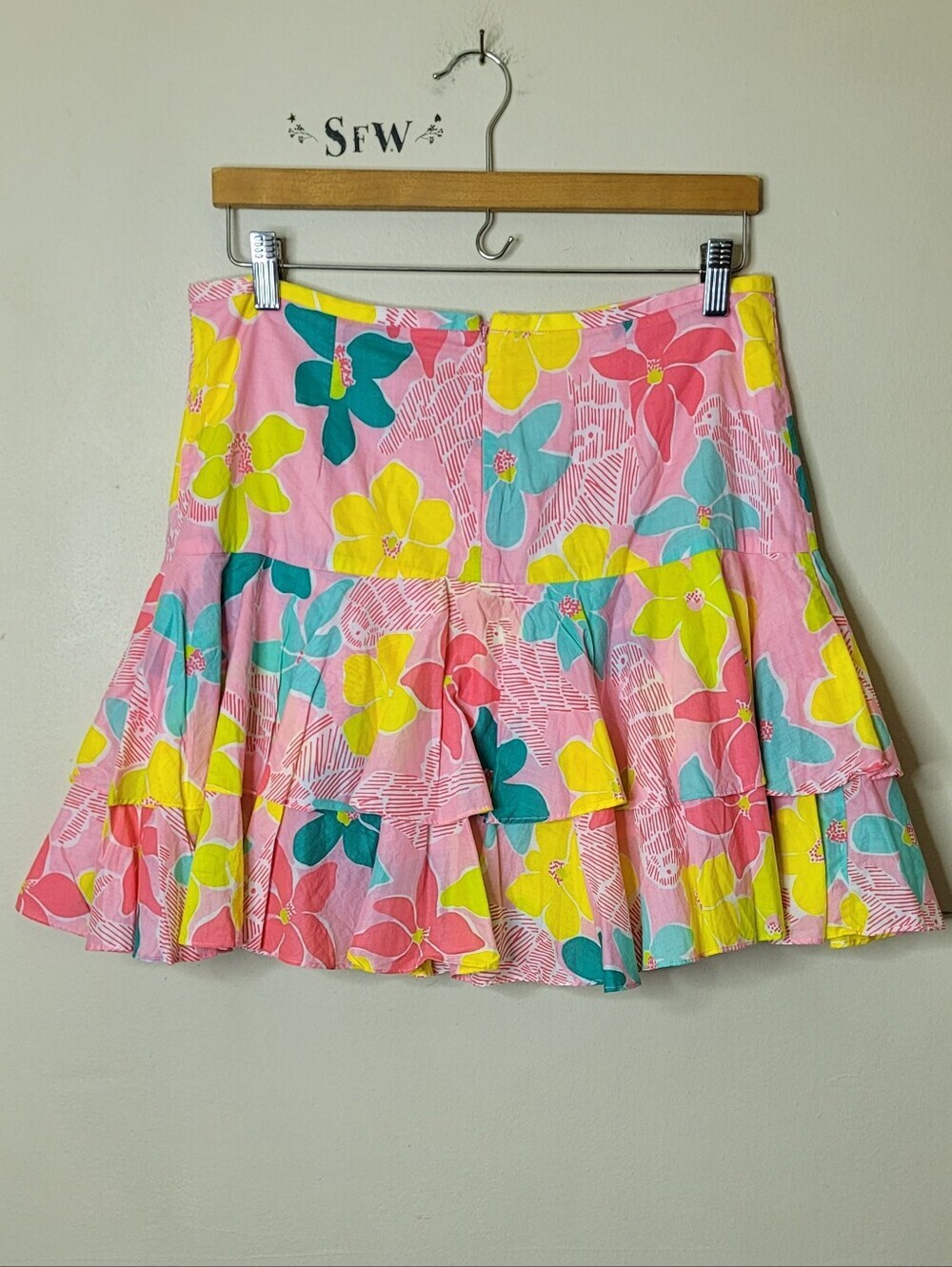 Lilly Pulitzer Vintage White Tag Bevin Ruffle Mini Skirt Parrot-ise Floral 8 - Picture 6 of 8